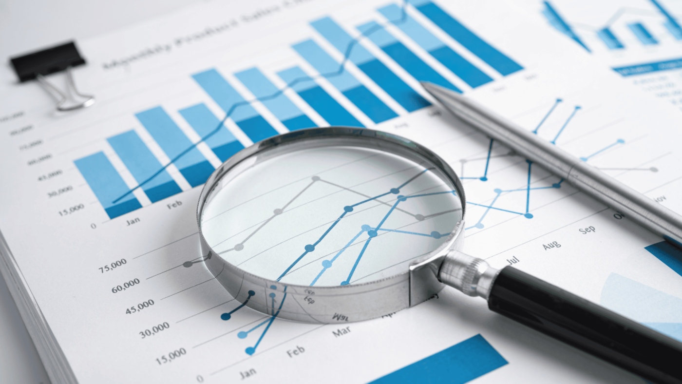 Büyüteç altında finansal grafik analizi